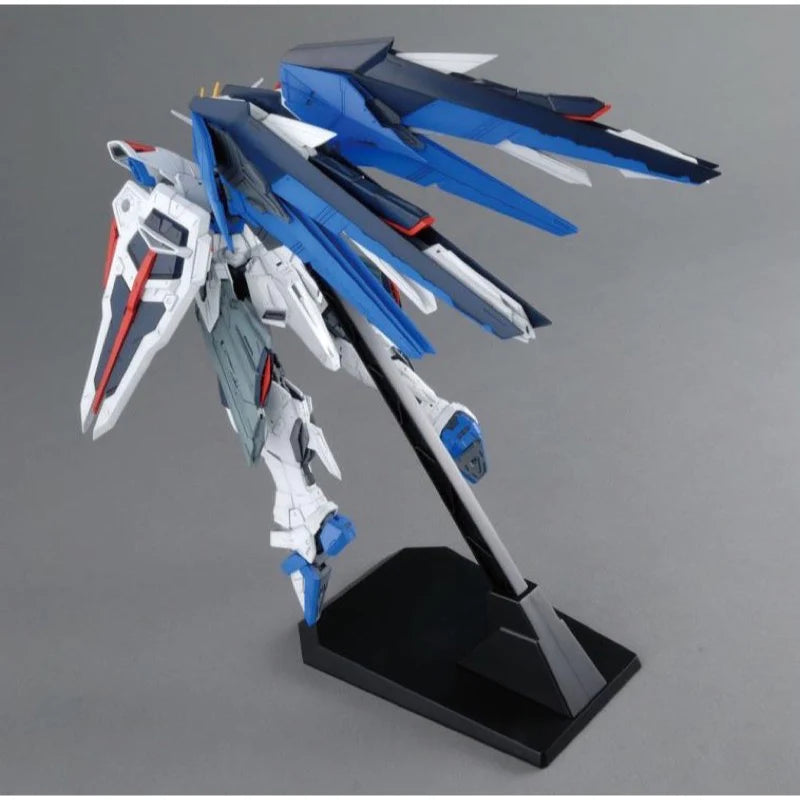 MG 1/100 Freedom Gundam Ver.2.0